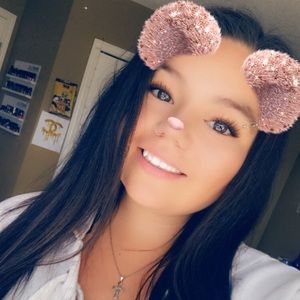 Meet your Posher, Desiree